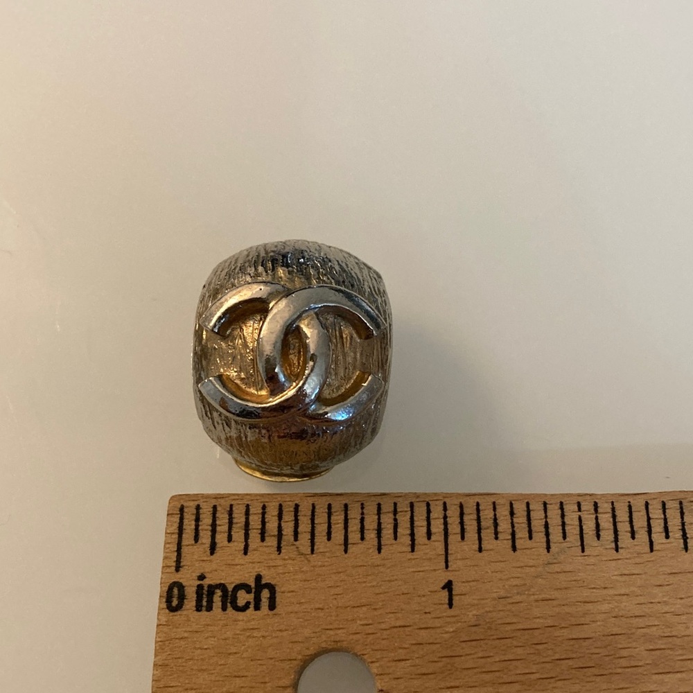 Chanel Single Earring Vintage Clip On - Picture 8 of 9